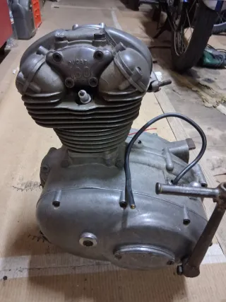 Motor Ducati 160 Sport