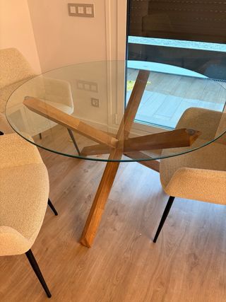 Mesa redonda cristal y 3 sillas