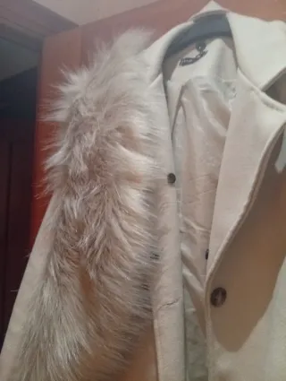 Abrigo de paño beige
