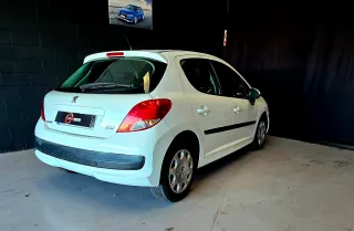 Peugeot 207 2011