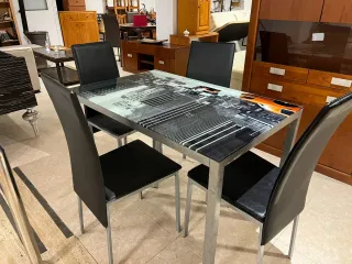 Mesa y 4 Sillas Diseño Urbano