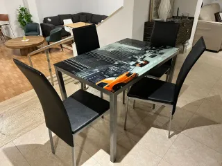 Mesa y 4 Sillas Diseño Urbano