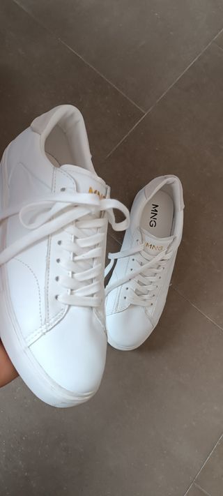 Zapatillas Mango Blancas y Doradas