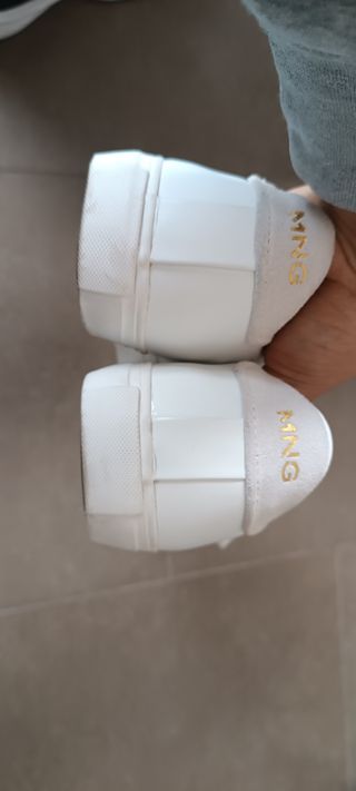 Zapatillas Mango Blancas y Doradas