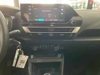 C4 C4 BlueHDi 110 S&S Live Pack berlina con portón