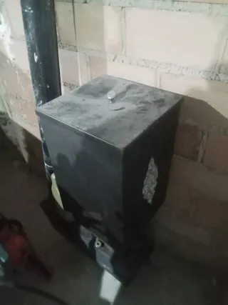 Estufa hueso aceituna metal negra