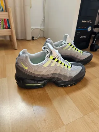 Nike Air Max neón