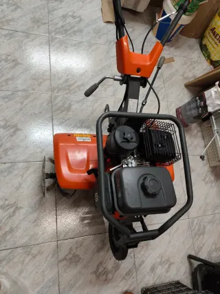 Motoazada Husqvarna TF 230 motocultor tractor