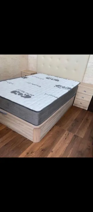 Armario blanco de madera