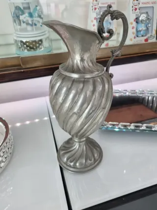 Brocca vintage peltro design rigato