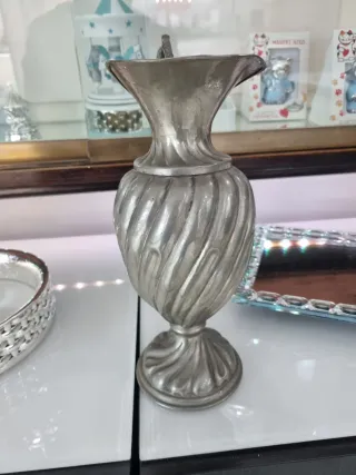 Brocca vintage peltro design rigato