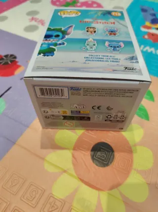 Caja Funko Pop! Hula Stitch 718