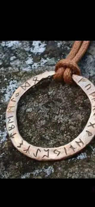 Amuleto Rúnico Círculo Colgante