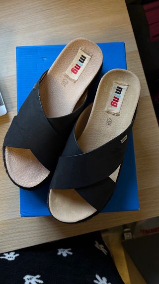 Sandalias Mustang negras plataforma