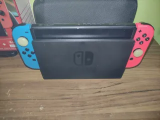 Nintendo Switch con juegos y accesorios