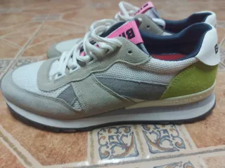 Zapatillas Bimba y Lola Beige y Rosa