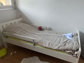 Cama infantil blanca Ikea con colchon (15 euro)