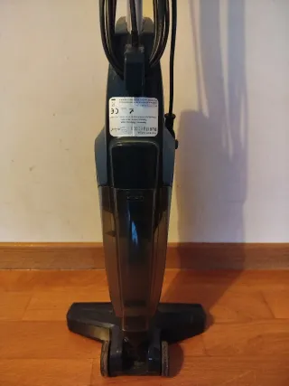 Aspiradora de mano con cable