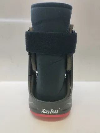 Bota Ortopédica XcelTrax Talla M (41-42) holgada