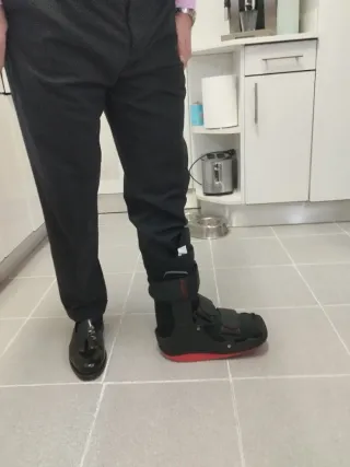 Bota Ortopédica XcelTrax Talla M (41-42) holgada