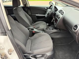 SEAT Leon 1.6 TDI 105 CV 5 PUERTAS