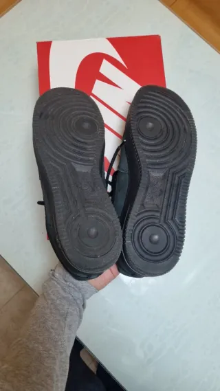 Nike Air Force 1 '07 Negras. Regalo de Navidad