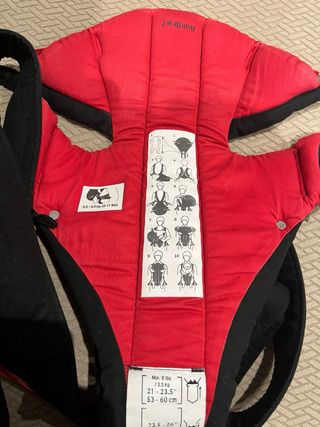 Mochila Portabebés BabyBjörn Roja y Negra