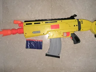 Pistola Nerf Fortnite + Dardos