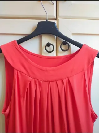 Tubino nero e corallo