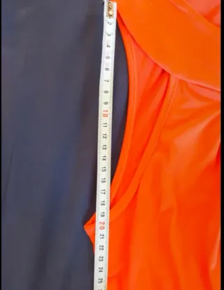 Tubino nero e corallo