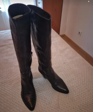 Botas de pele pretas tam 37