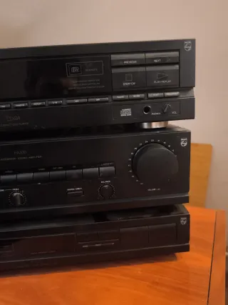 Conjunto Hi-Fi Philips CD + Ampli + Tuner