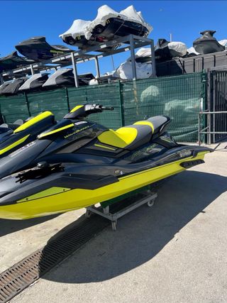 Yamaha FX SVHO 2022 Negra y Amarilla