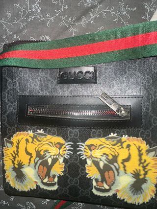 Riñonera Gucci Negra con Diseño Tigre Inte-rojo