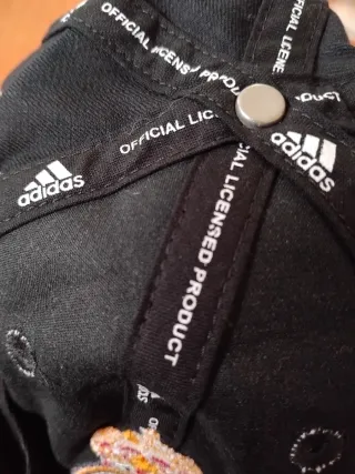 Gorra Real Madrid. La bufanda va de regalo