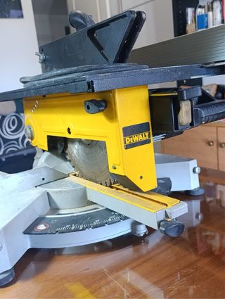 Ingletadora Dewalt DW711