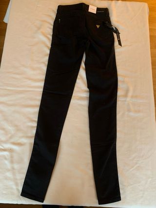 Pantalones Guess Skinny Mid Negros T.24