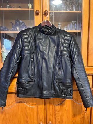 Cazadora Piel Moto Negra. Nuevo sin etiquetas.