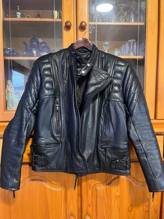 Cazadora Piel Moto Negra. Nuevo sin etiquetas.