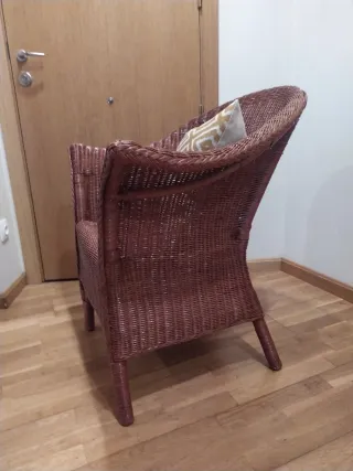 Butaca de mimbre marrón caoba