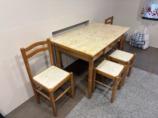 Mesa y 4 sillas cocina mármol y madera
