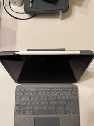 iPad Pro 11 64GB + Apple Pencil + Teclado