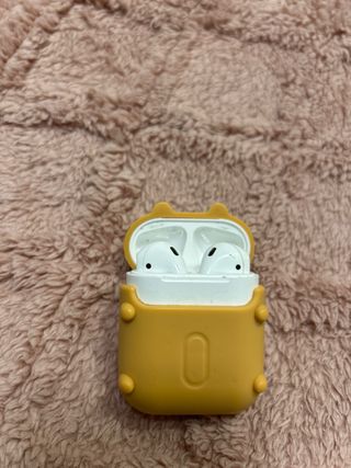 Lote Apple: 2 iPhones y 2 AirPods