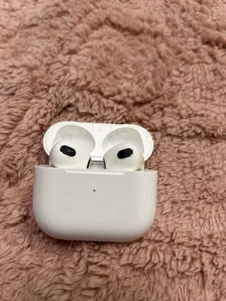 Lote Apple: 2 iPhones y 2 AirPods