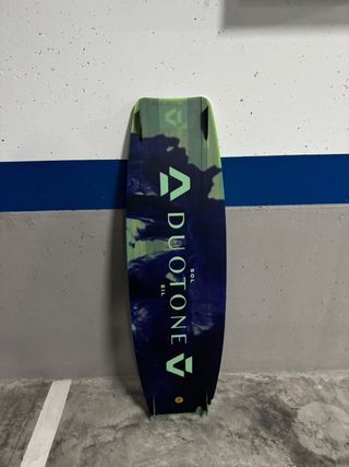 Tavola Kitesurf Duotone Soleil 136 + Cinghie + Borsa