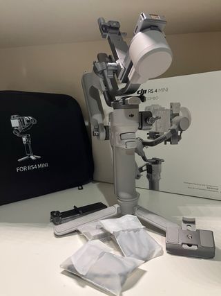DJI RS4 Mini Combo Gimbal Stabilizer