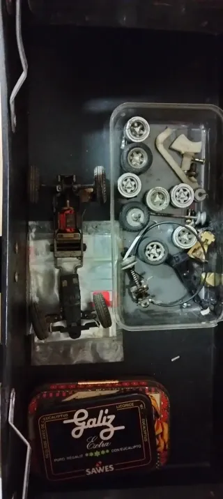 Caja repuestos coches Scalextric antiguos