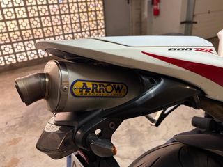 Honda CBR 600 RR Roja y Blanca