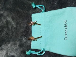 Pendientes Tiffany & Co. Nudo Dorados