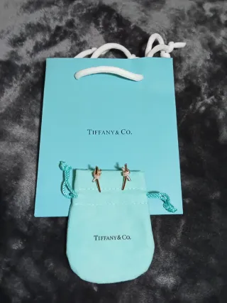 Pendientes Tiffany & Co. Nudo Dorados